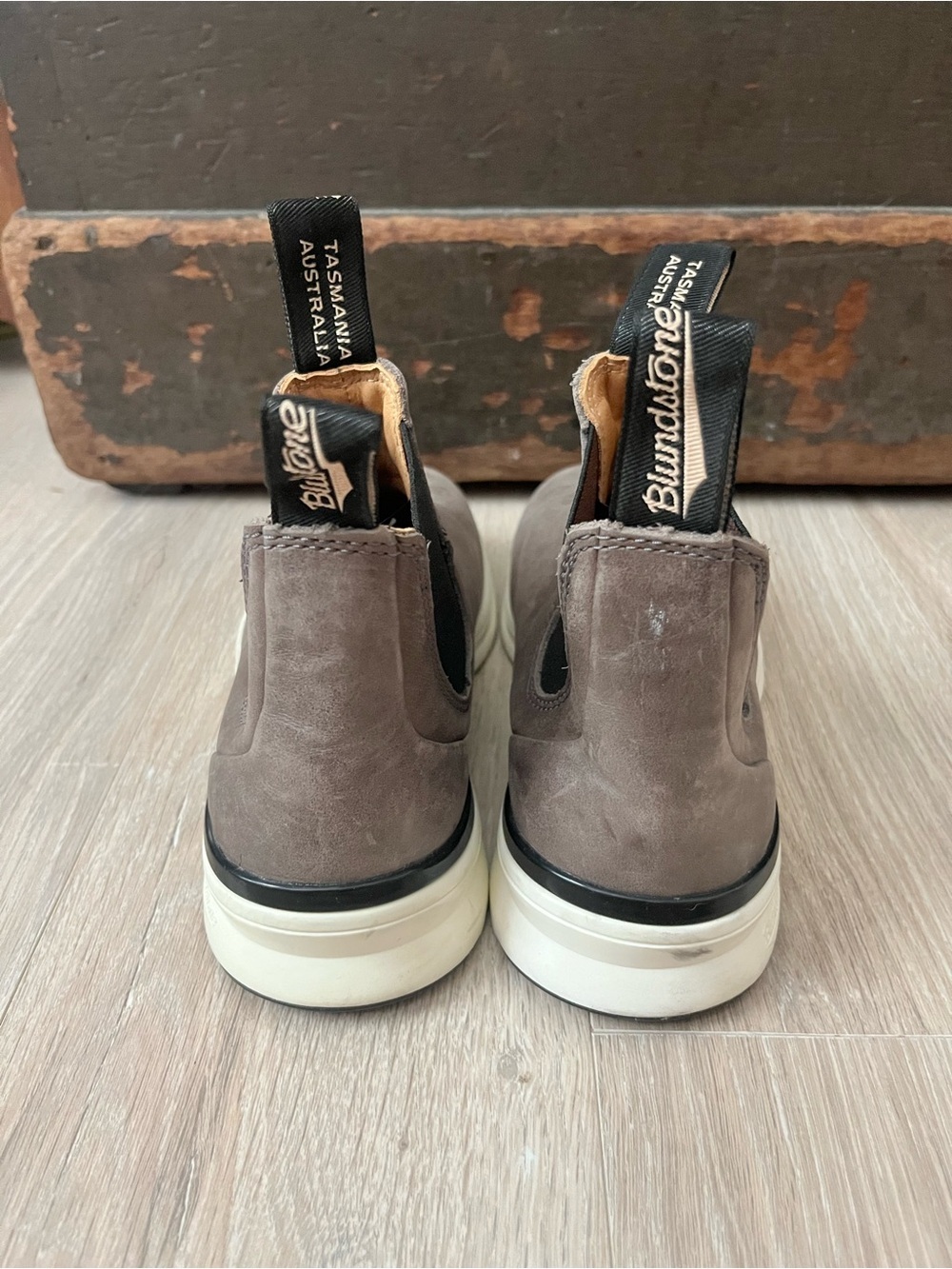 Blundstone 2141 Chelsea Sneaker Boots Nubuck Unisex Dusty Grey Size 3 (W 6/ M 4) - Picture 4 of 7